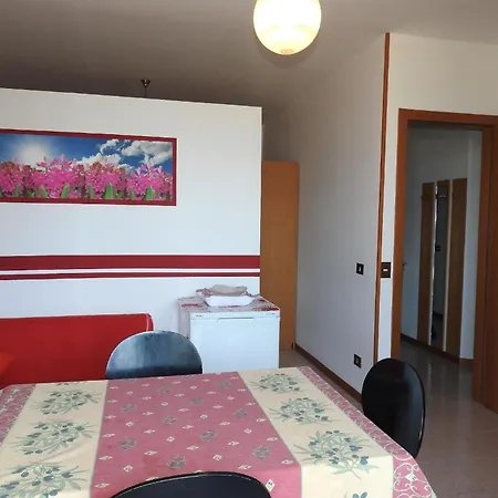 Apartment Gemuetliche Ferienwohnung In Cassone Di Mit Garten Malcesine