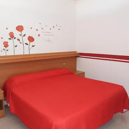 Gemuetliche Ferienwohnung In Cassone Di Mit Garten Apartment Malcesine