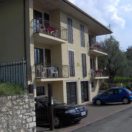 Apartment Gemuetliche Ferienwohnung In Cassone Di Mit Garten *