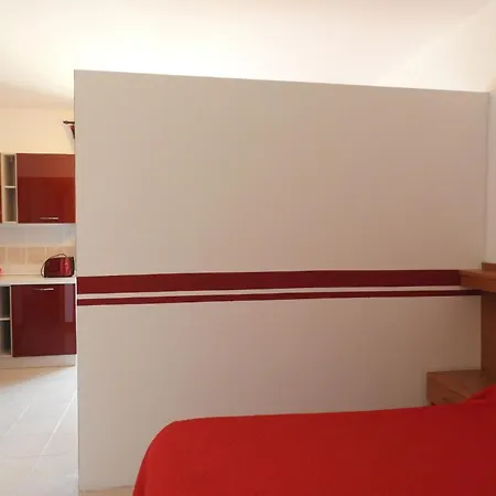 Gemuetliche Ferienwohnung In Cassone Di Mit Garten *