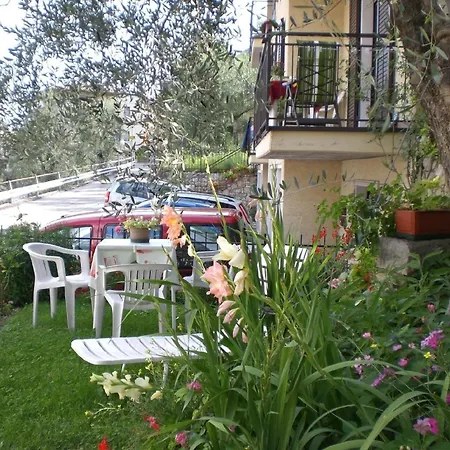 Gemuetliche Ferienwohnung In Cassone Di Mit Garten *